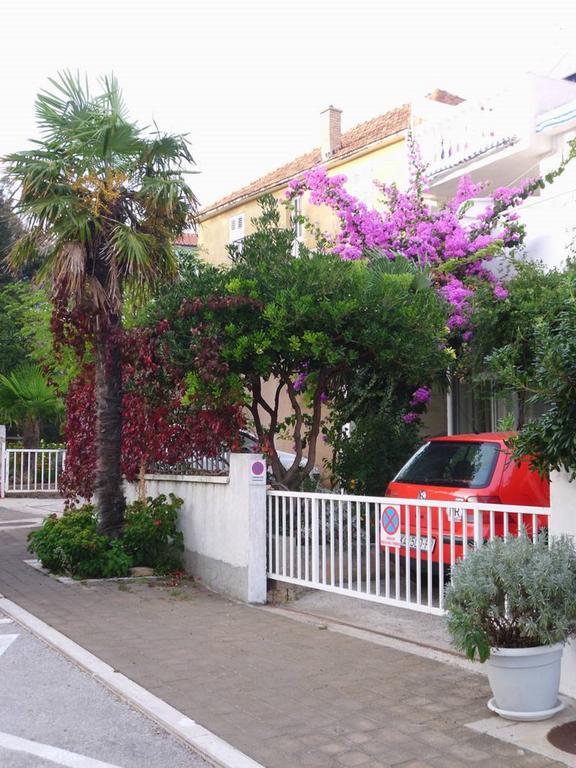 Apartments Suri Vodice Oda fotoğraf